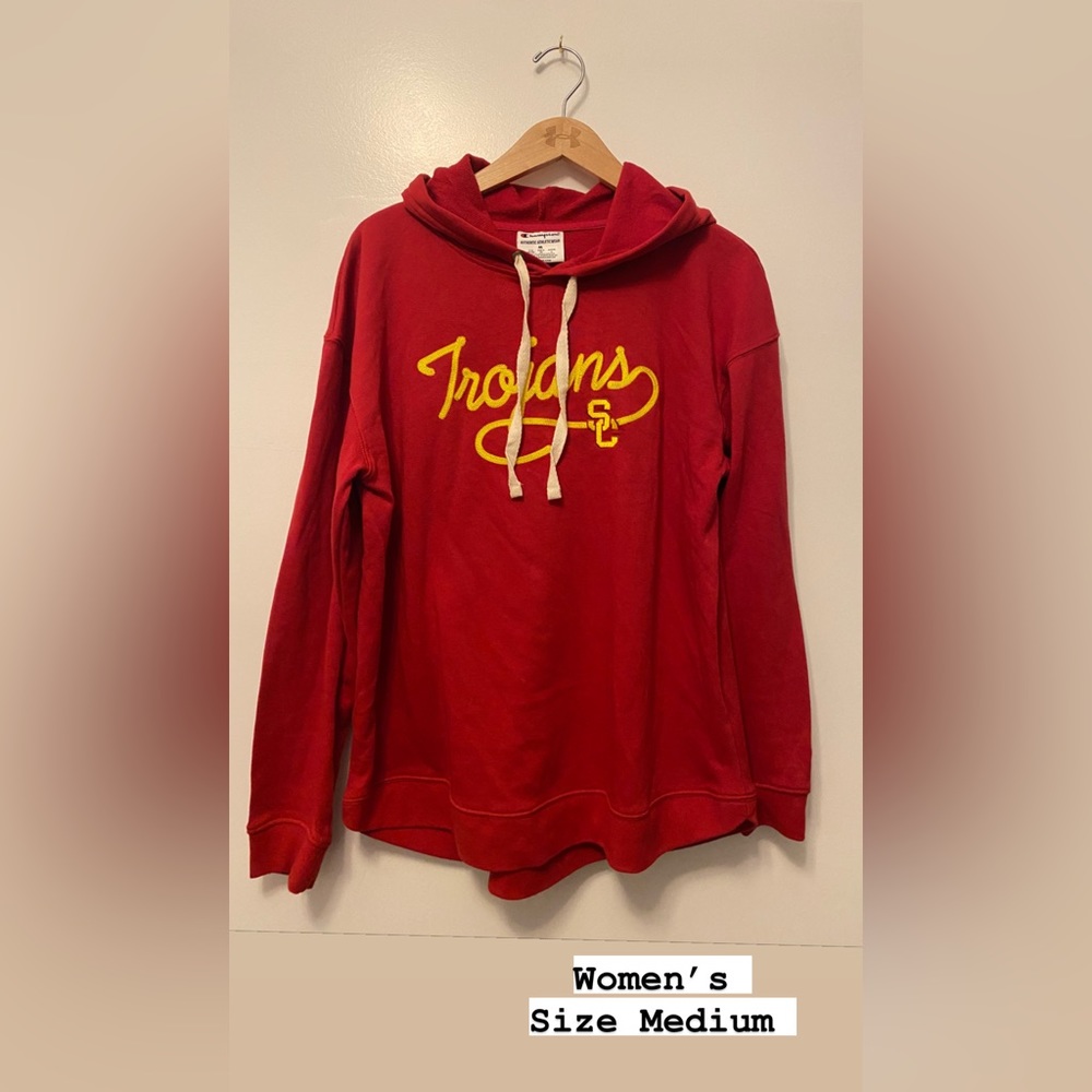 Champion USC Trojans Medium hooded long sweatshirt with embroidered logo.